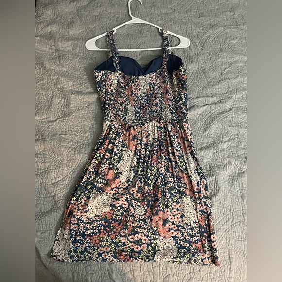Floral skater dress w/ padded bodice and stretch back - Picture 3 of 4